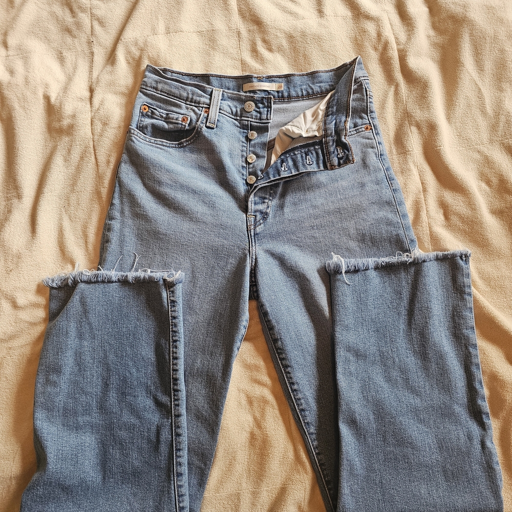 Classic Levi's 501 Straight Leg Button Fly Jeans Size 28